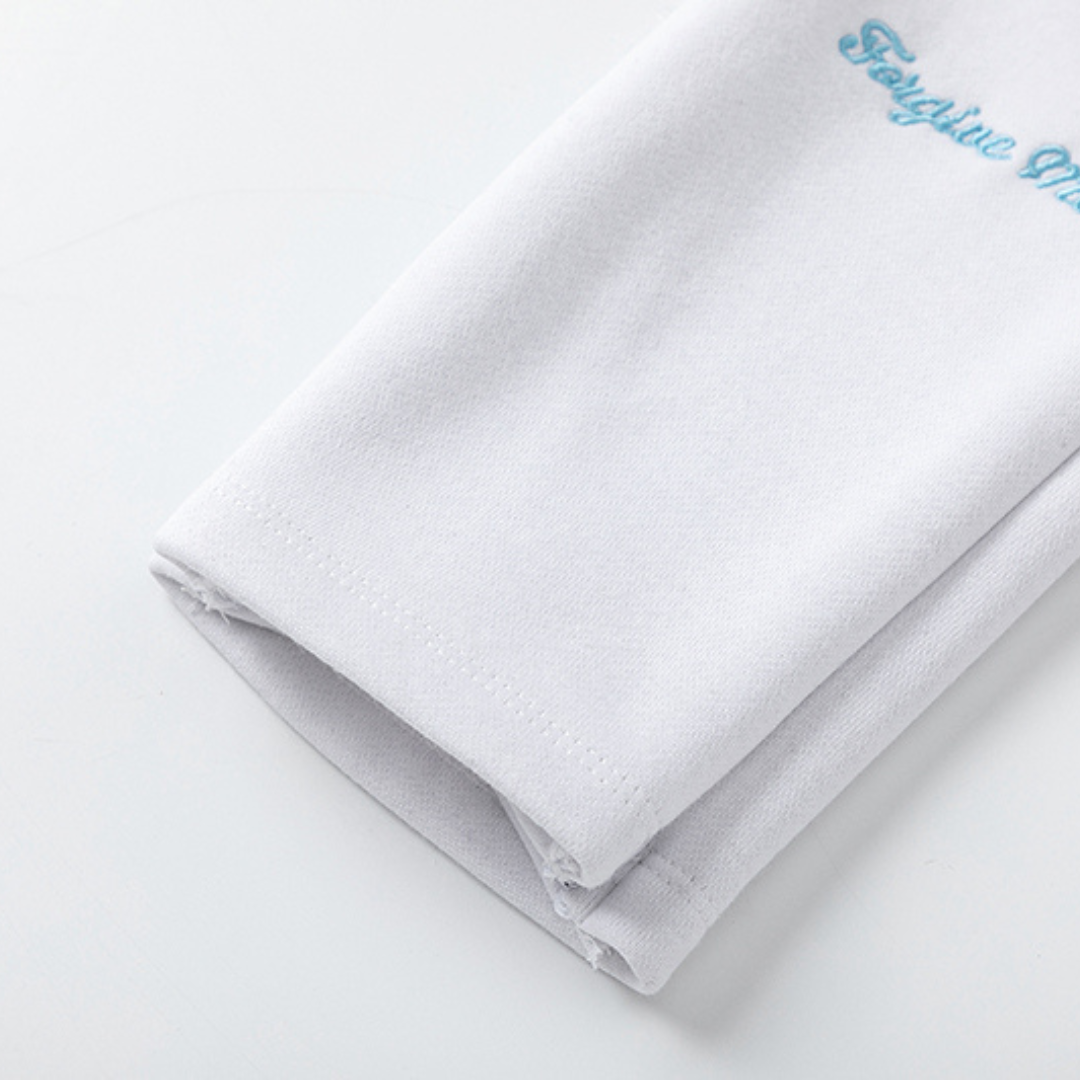 Chándal blanco y azul de Syna World