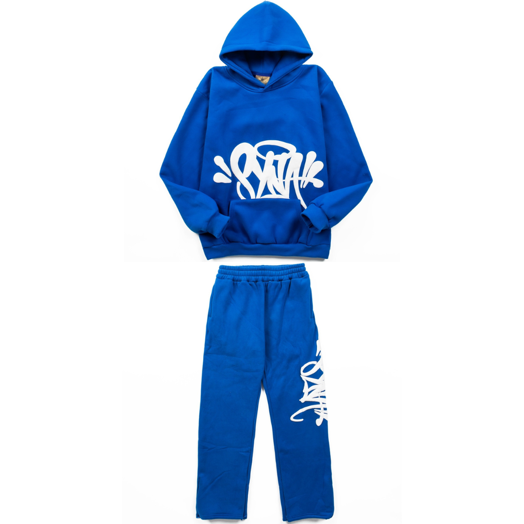 Chándal azul con monograma de Syna World