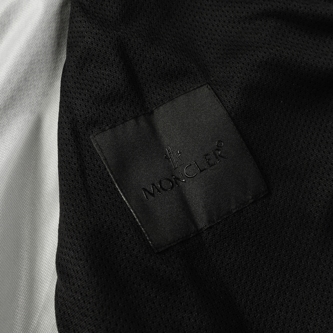 Coupe-vent Moncler Monogram