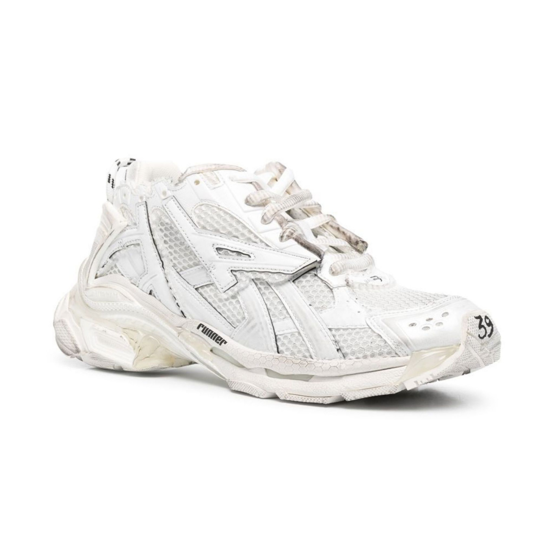 Track Runner White